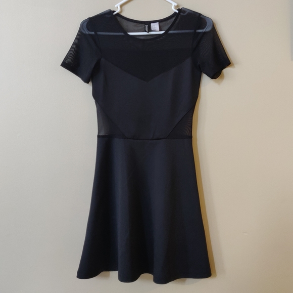 💖3/$25💖 H&M Mesh Black Skater Dress - Picture 1 of 4